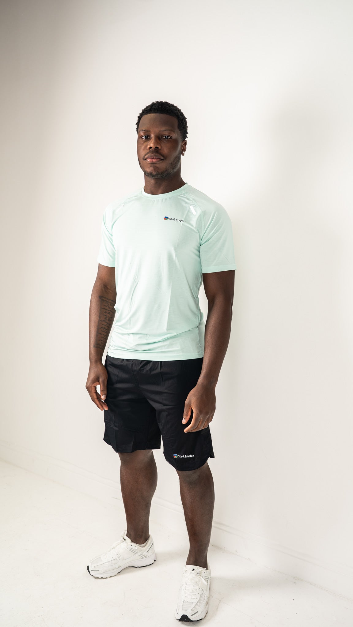 Tropical Turquoise run-way set